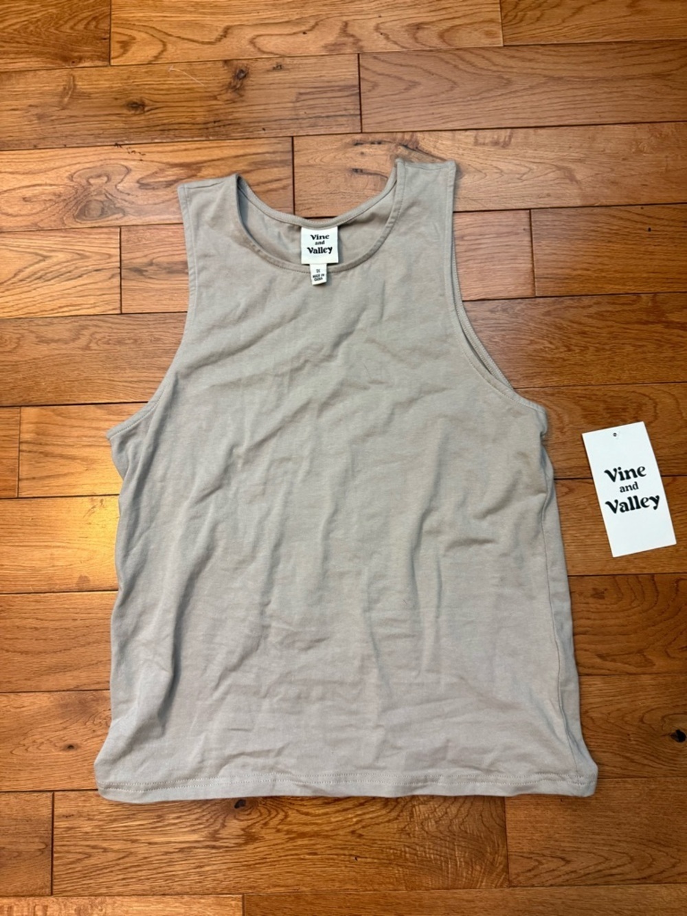 Vine and Valley Plus Size Tank NWT